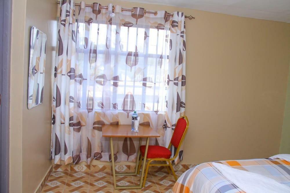 Midlands 033 Hotel Narok Bagian luar foto