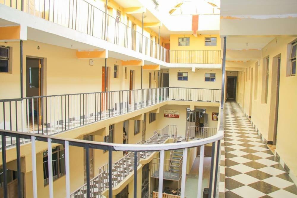 Midlands 033 Hotel Narok Bagian luar foto