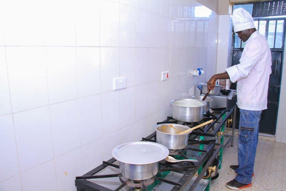 Midlands 033 Hotel Narok Bagian luar foto