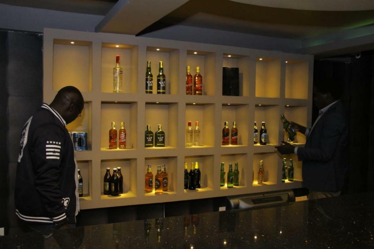 Midlands 033 Hotel Narok Bagian luar foto